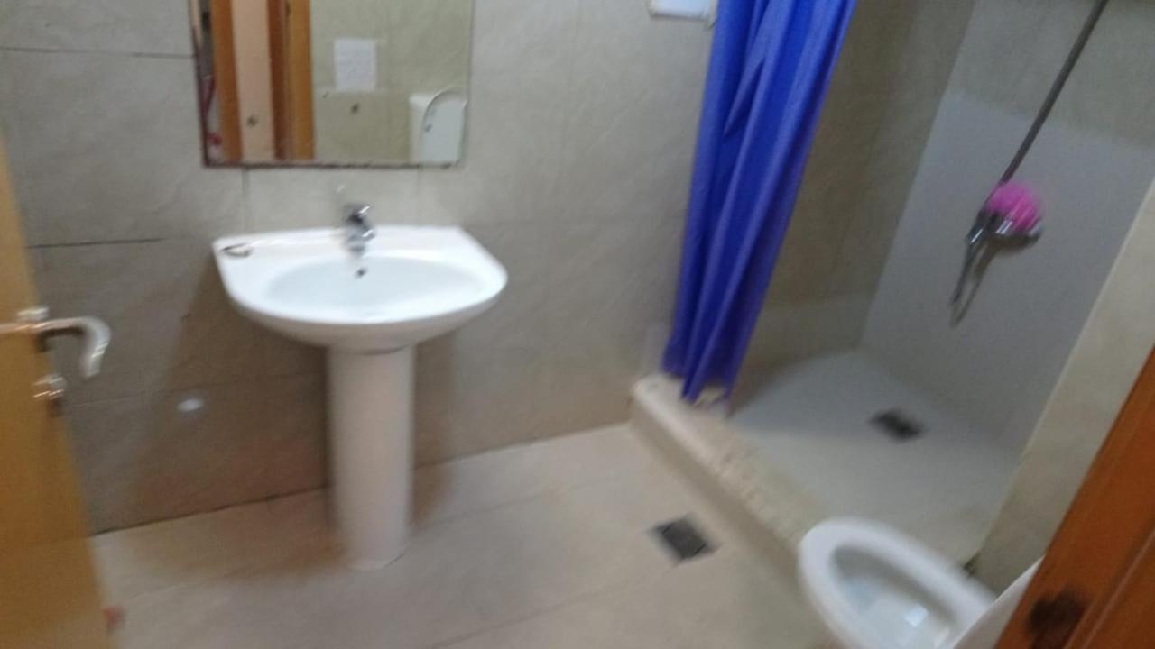Small Budget Rooms For 'Girls' Only In Dubai, Marina Exterior foto