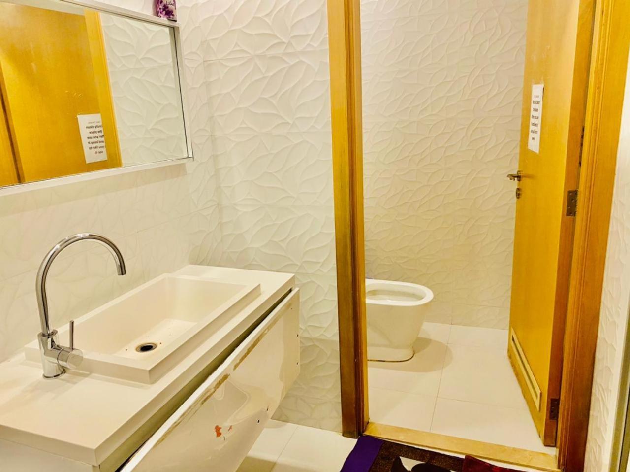 Small Budget Rooms For 'Girls' Only In Dubai, Marina Exterior foto
